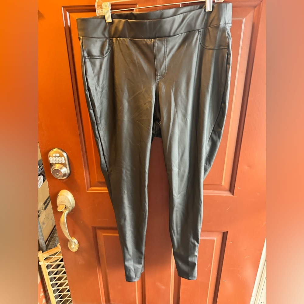 Torrid Women’s~Size 2~ Black PLeather~Pull On Black Leggings Pants